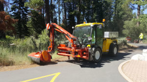 roads maintenance multihog tractor